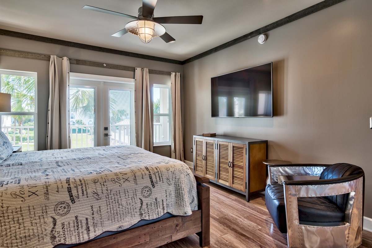 Master King Bedroom with Gulf Views and 65 inch TV