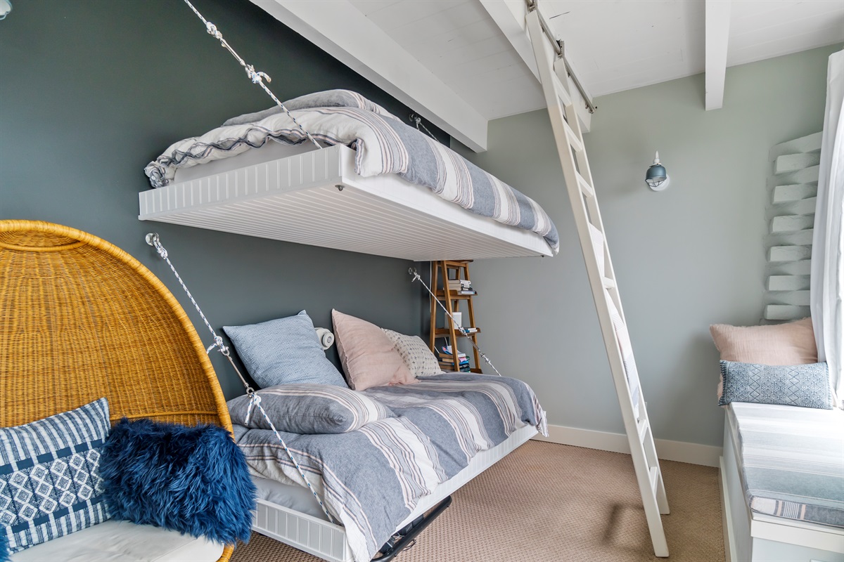 Detached bedroom- 4 Bunk beds