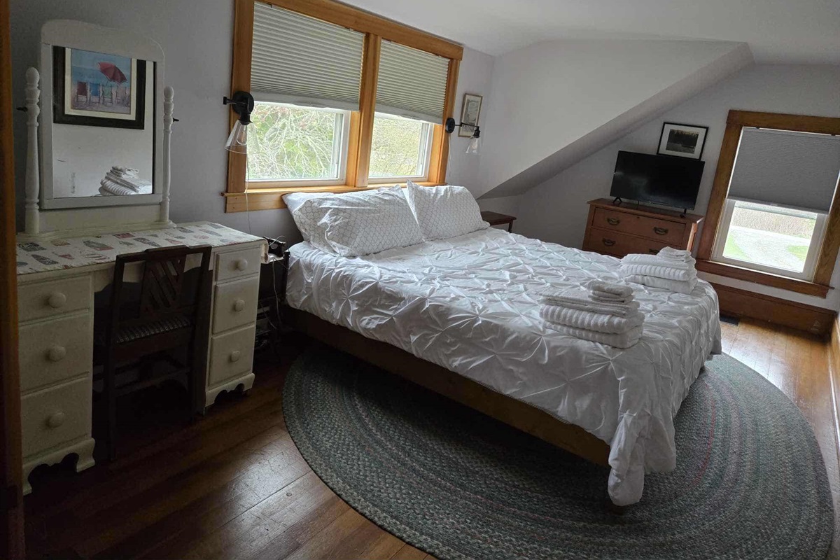 King Upstairs Bedroom