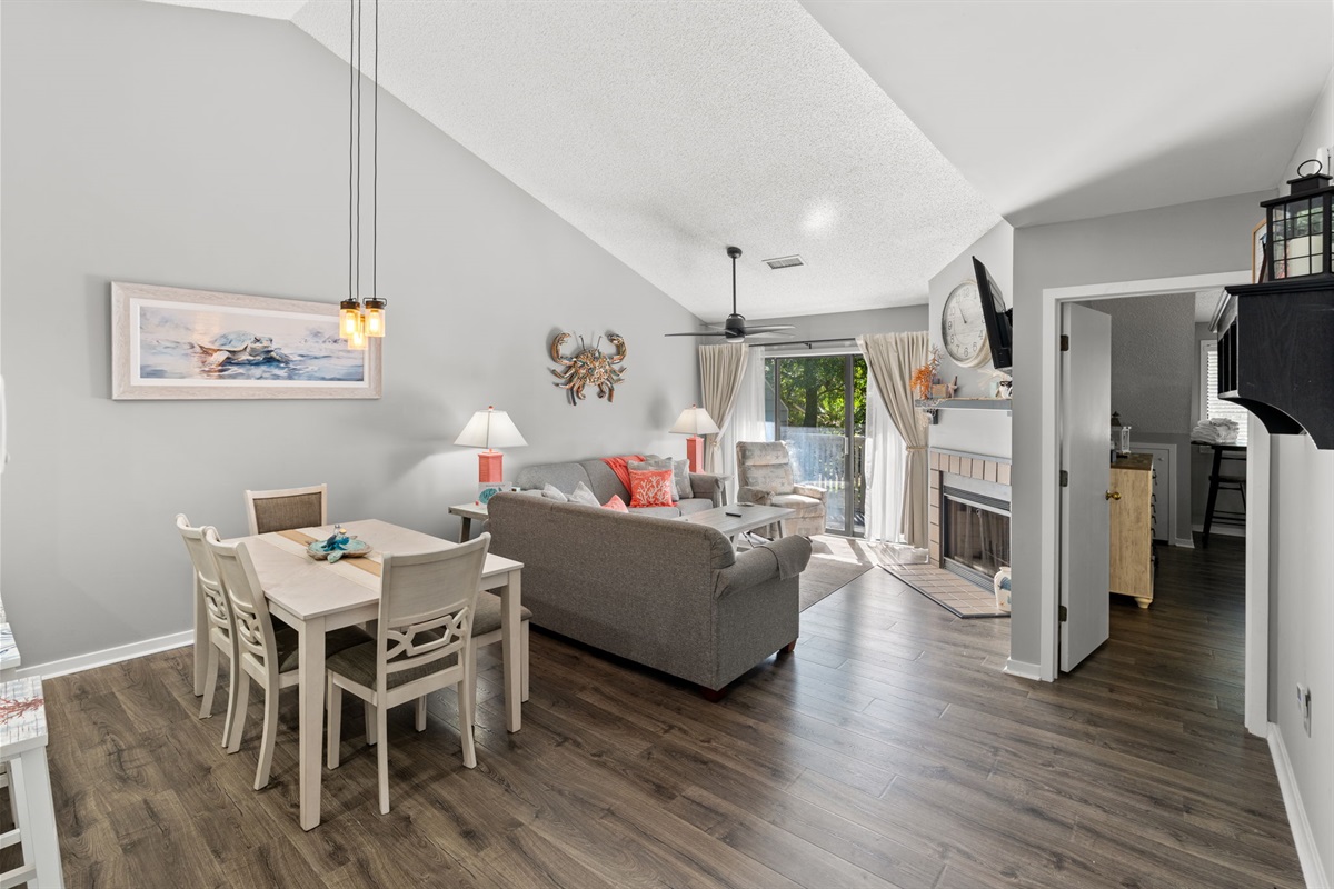 Dining / Living Room