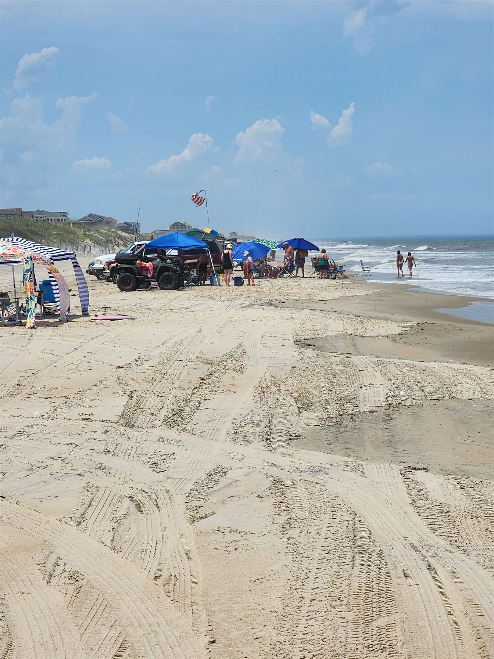 The 4x4 beach life! Park right on the beach