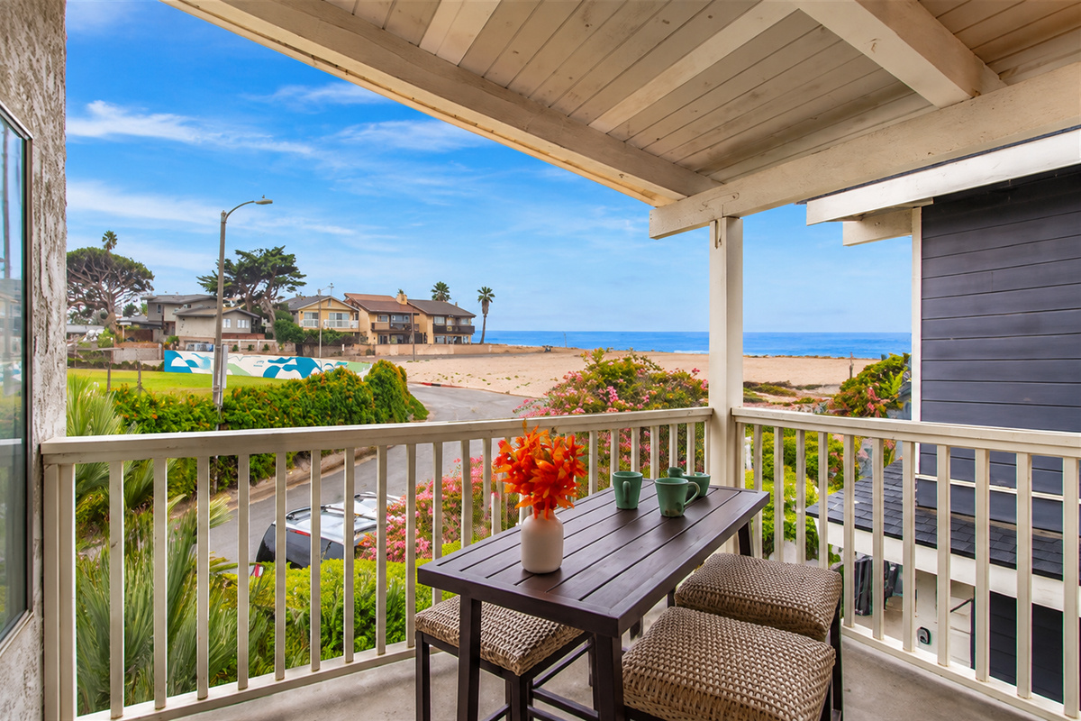 Enjoy Quality Family Time in a Spacious, Pet-Friendly Beachfront Home with Scenic Water Views!