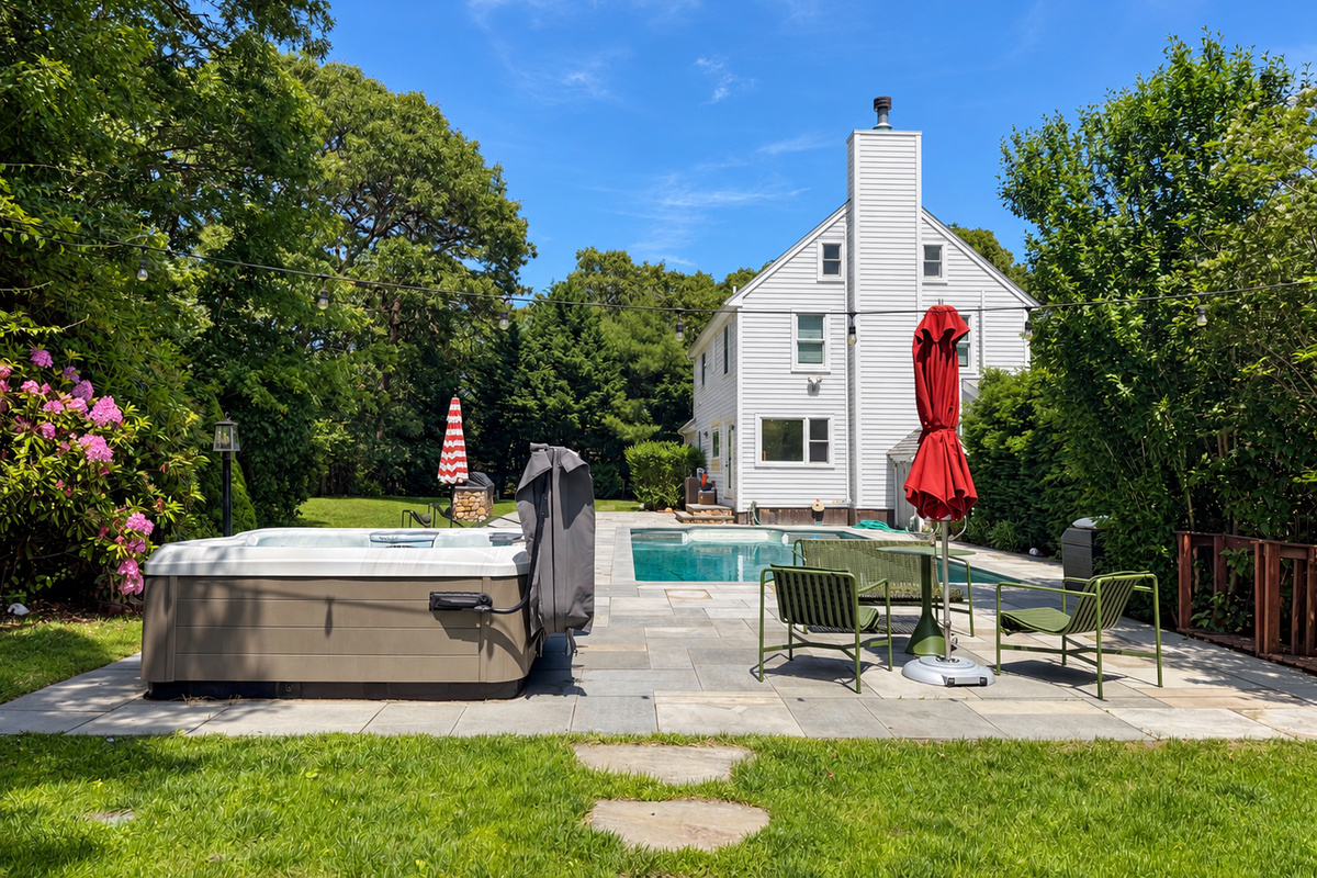 15 Puritan Drive