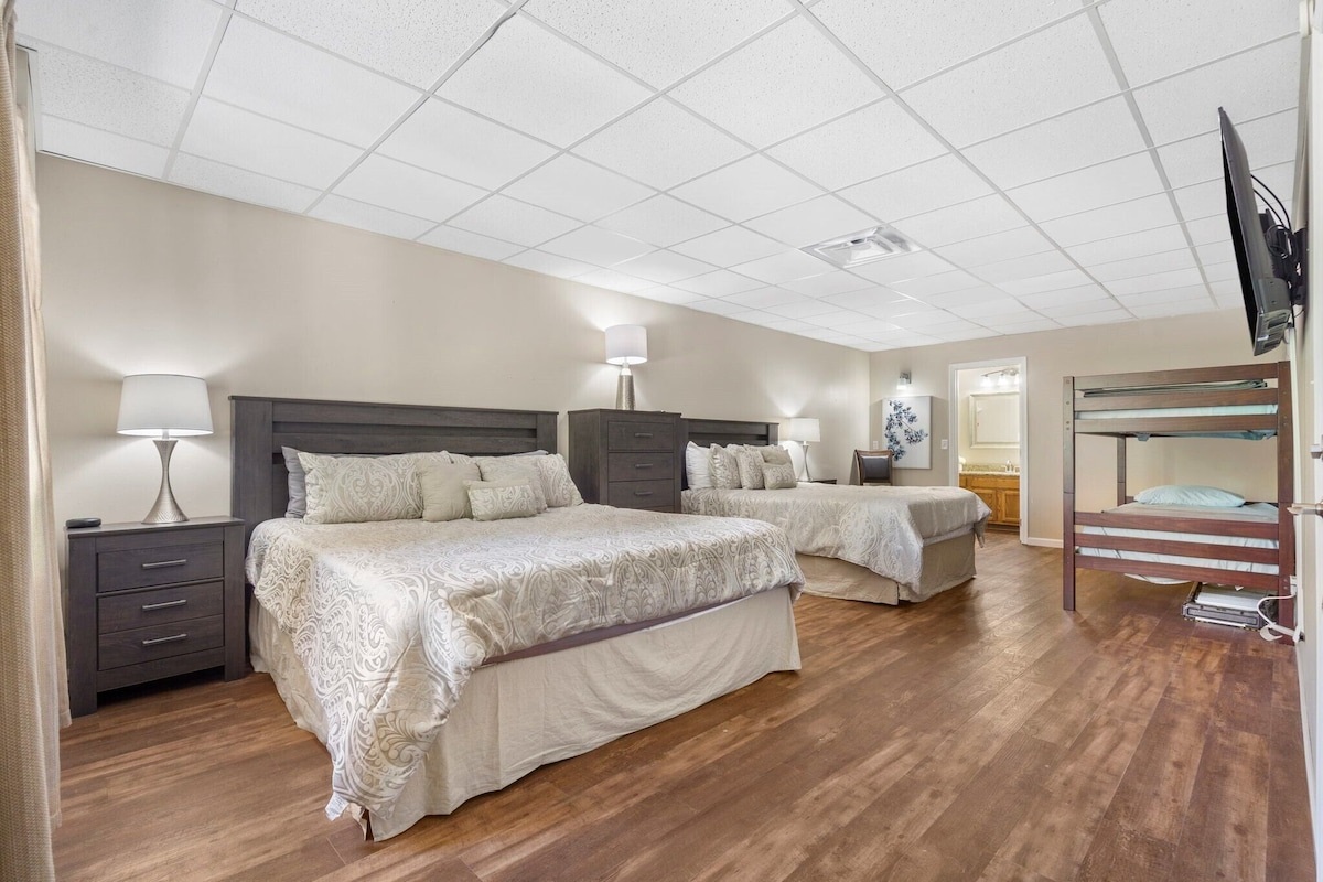 Branson HideAway Right Bedroom...there are two bedrooms with this set up