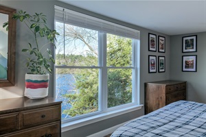 "the mountains" room lakeview