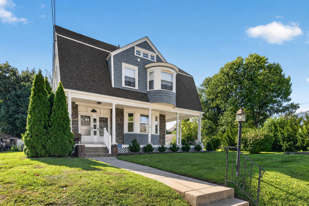 Classic early-20th-century home on a quiet, sidewalk-lined Glenolden street with private ground-floor entrance.