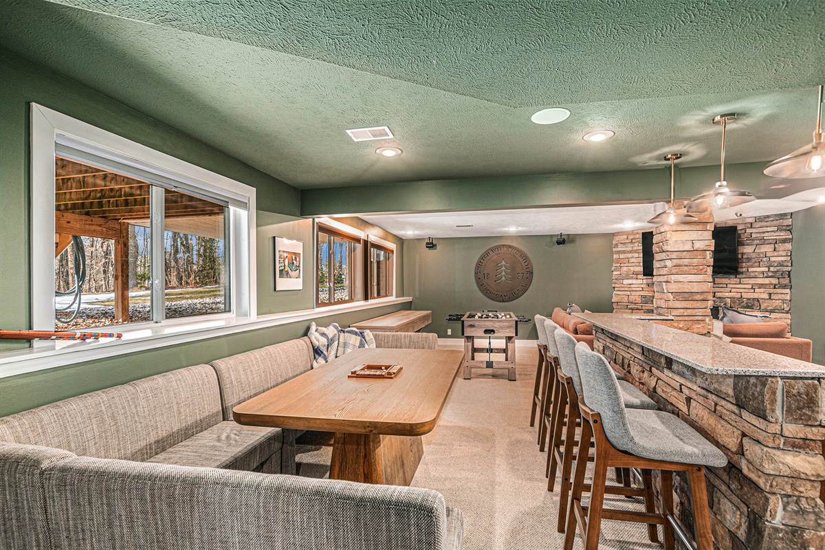 The perfect perch for pizza, poker, or a family board game marathon.