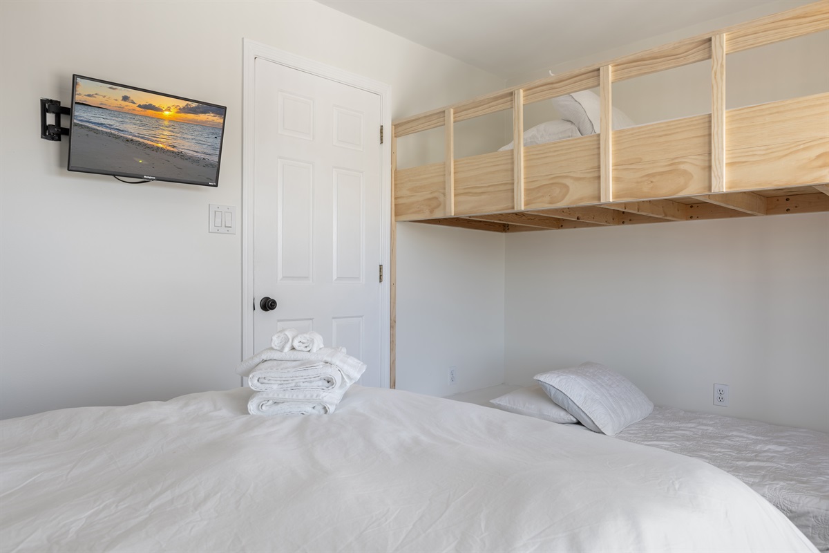 Bedroom 2: Queen bed and built in bunk - twin over twin