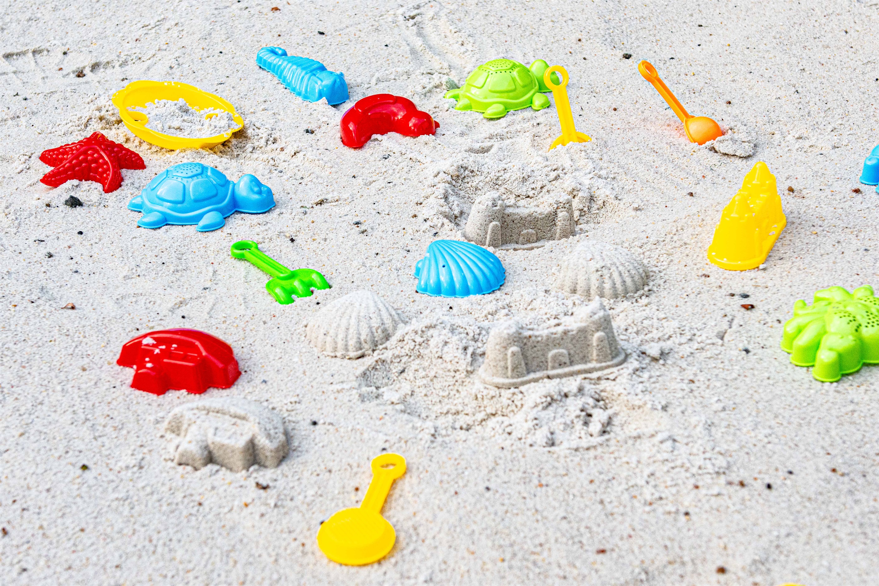 Let the fun begin in our spacious sandpit! Perfect for little hands and big imaginations, this play area invites kids to dig, build, and create. Watch as they unleash their creativity and enjoy hours of outdoor play in a safe and vibrant environment!