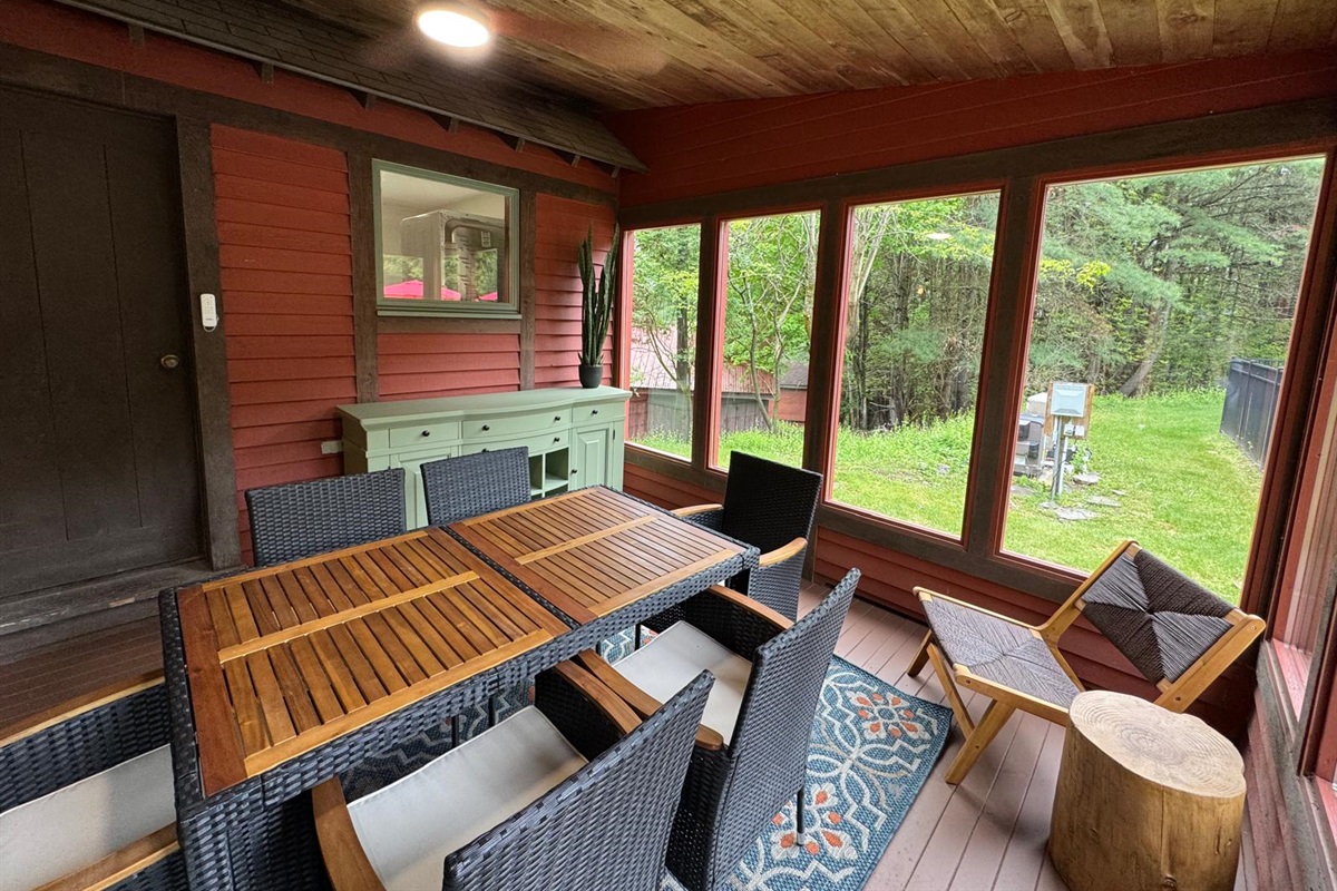 Main House: 3 season room