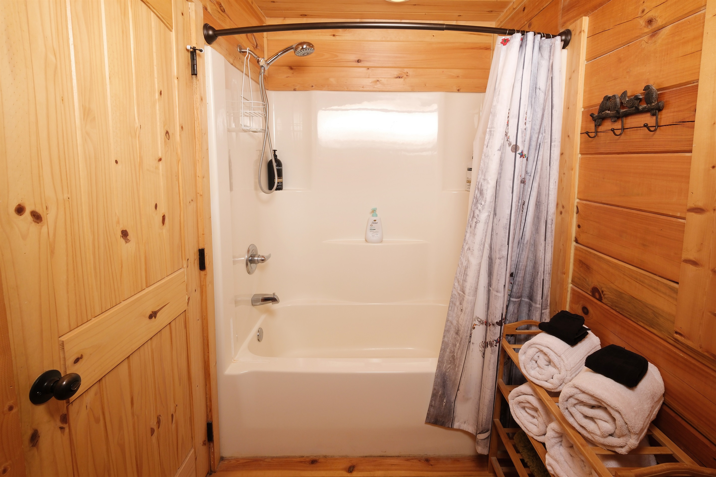 CHRISTMAS ROOM BATHROOM