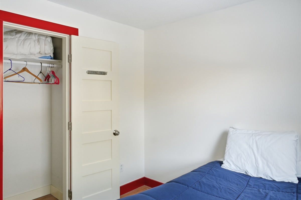 Front Guest Bedroom - Closet