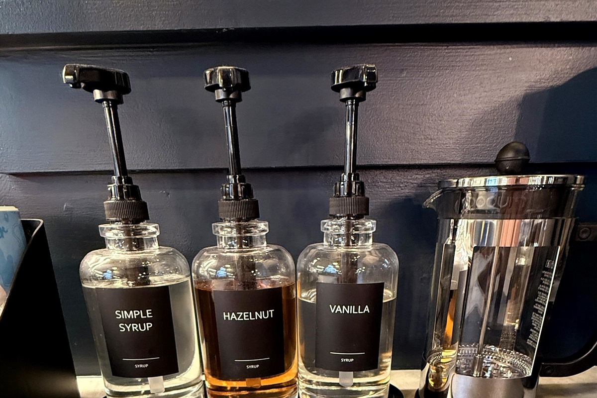 A nod to bourbon-country refinement — house syrups and a French press await, inviting guests to stir, pour, and savor each morning with the same care and craft that define Kentucky’s finest traditions.