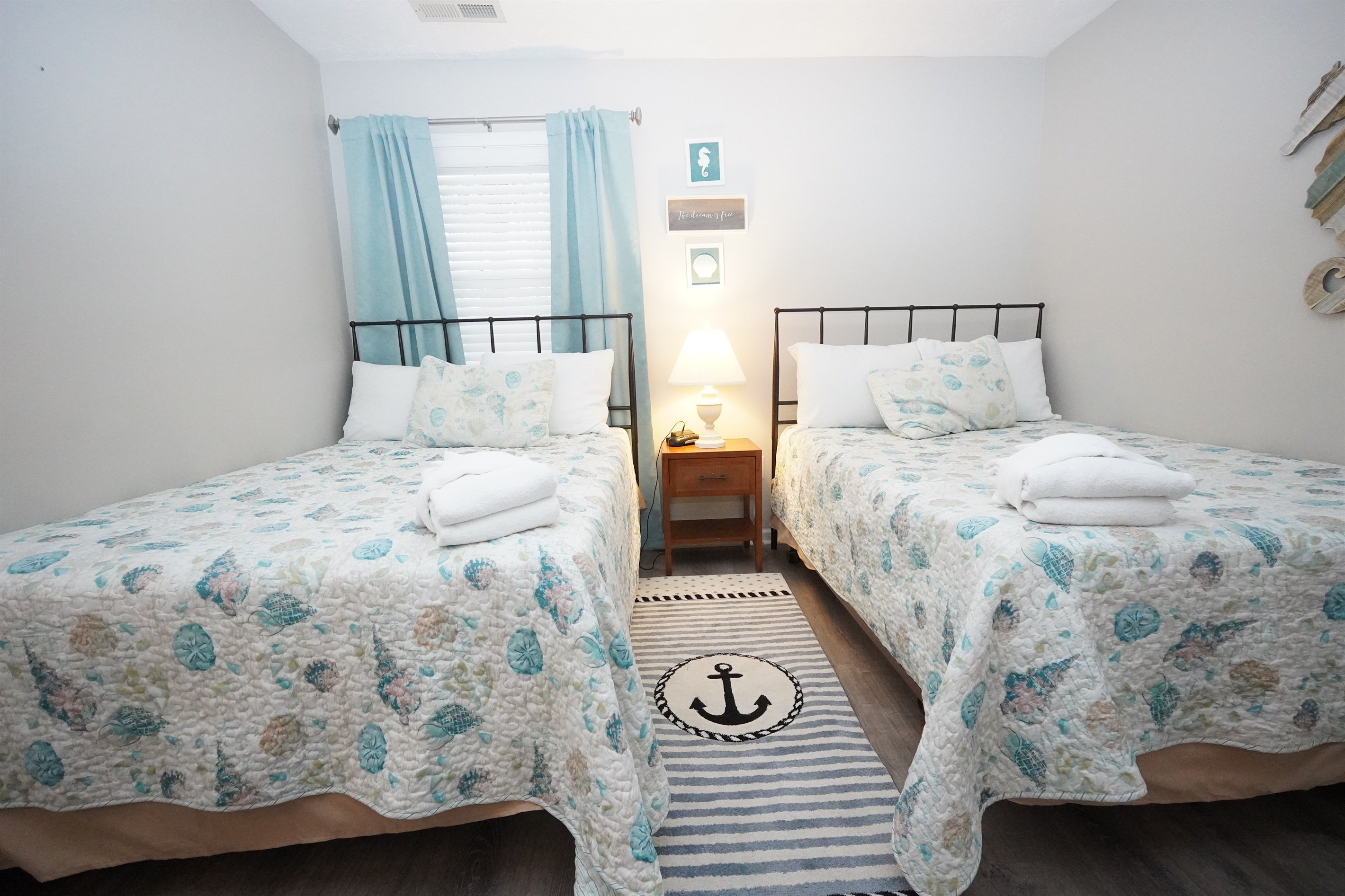 2 Full Beds