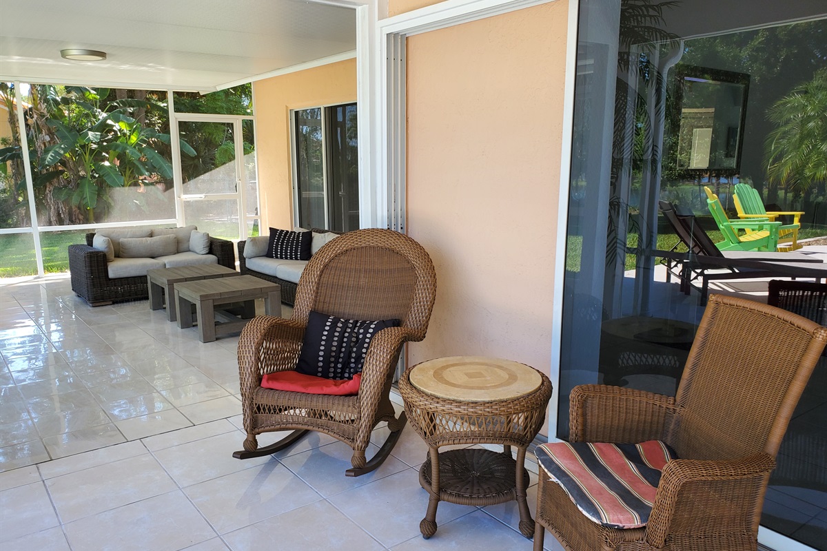Comfortable seating on oversized lanai