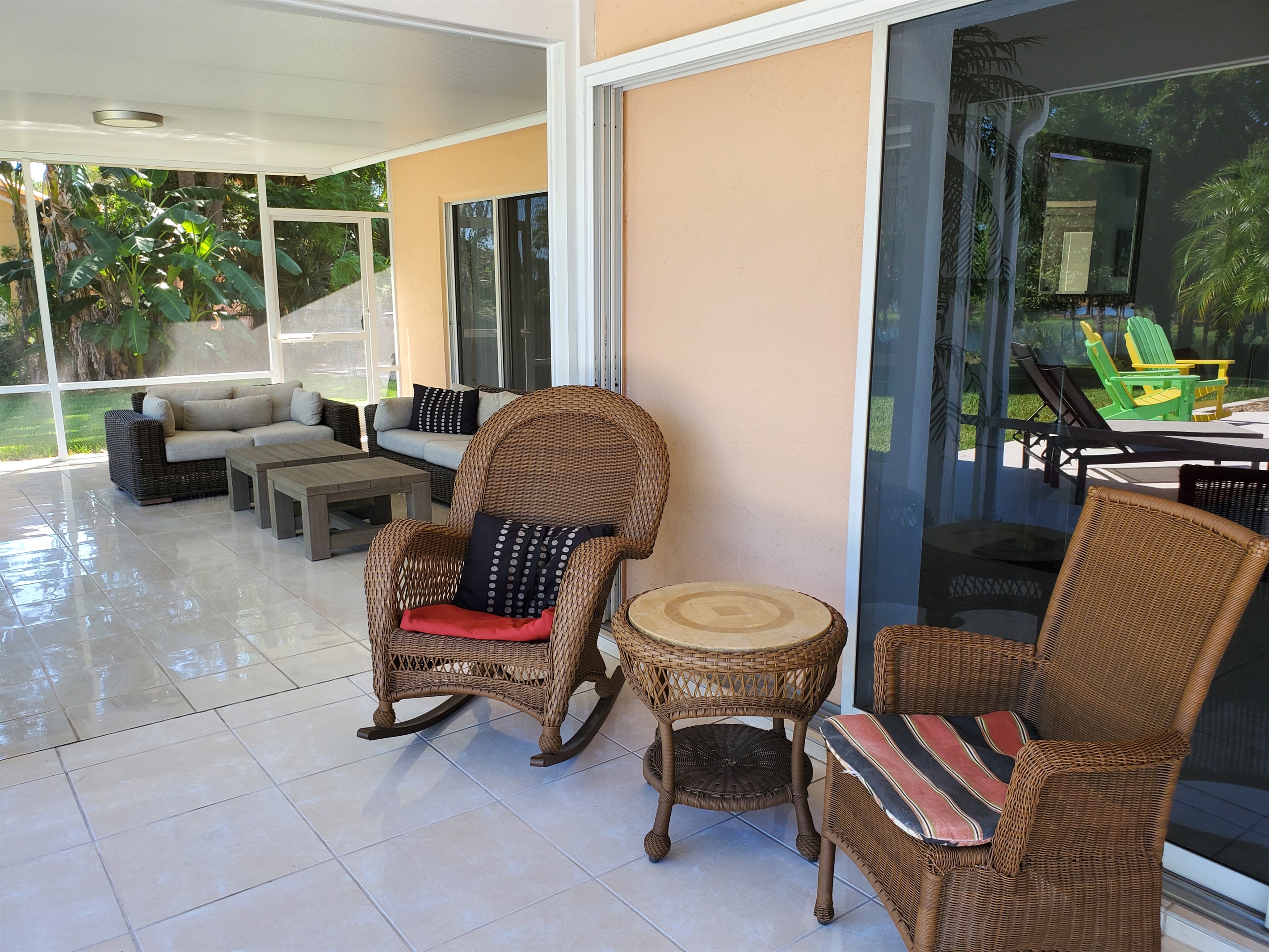 Comfortable seating on oversized lanai