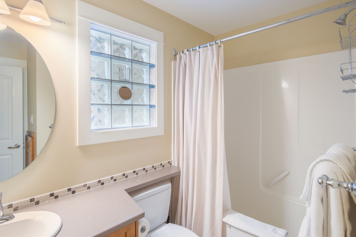 2 pristine bathrooms