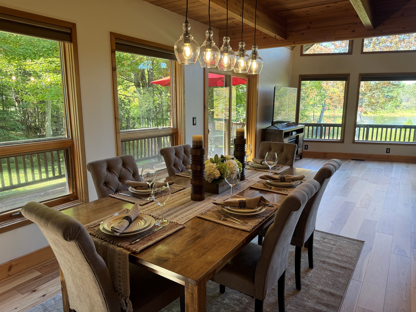 Open concept dining, kitchen and living area