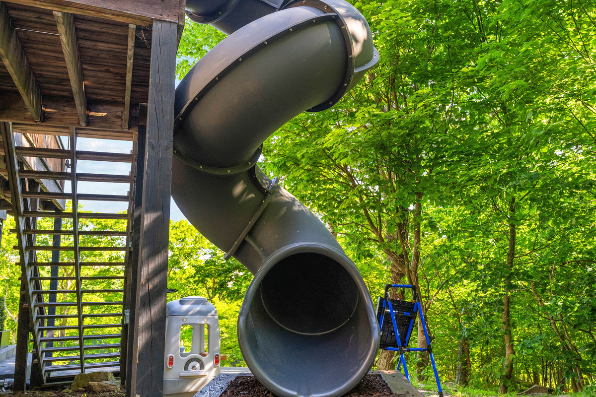 For younger ones, this slide is pure magic — the kind of feature they’ll race back to again and again, laughing all the way down and talking about long after the trip is over.