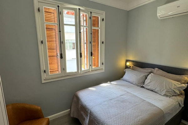 All bedrooms have air conditioning, smart televisions, closets, ceiling fans, new luxury linens, Brazilian and U.S. electrical sockets and USBs. (Bedroom 2).