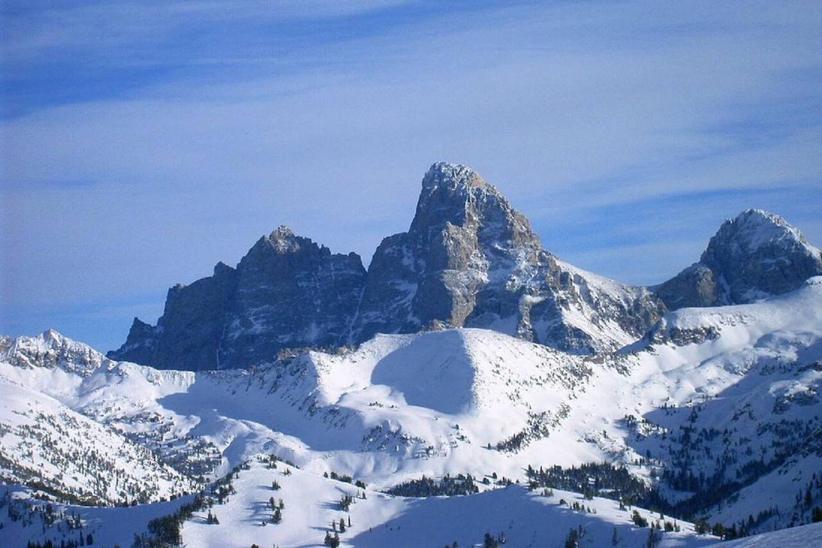 In the winter you'll be surrounded by glistening white powder and beautiful snow'capped mountains.