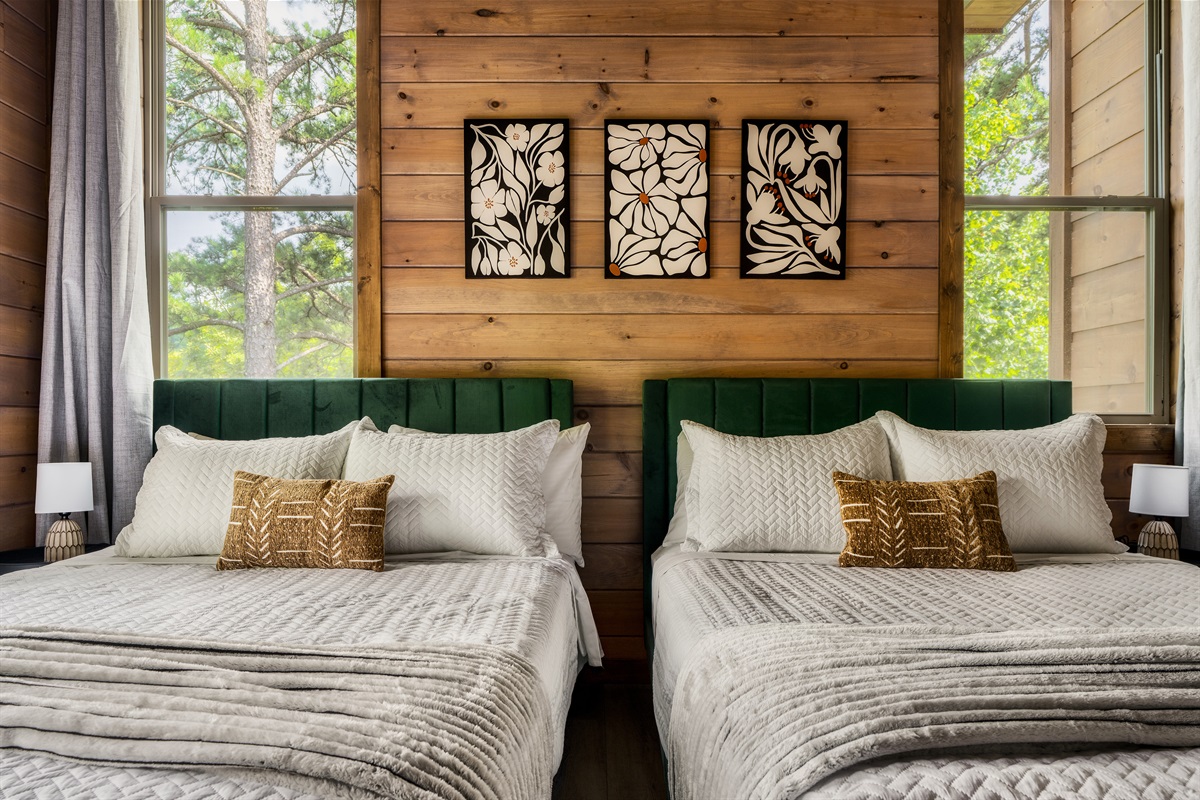 Bedroom 5 :2 Queen beds on second floor with 58 inch Roku HDTV with en suite full bathroom and private deck