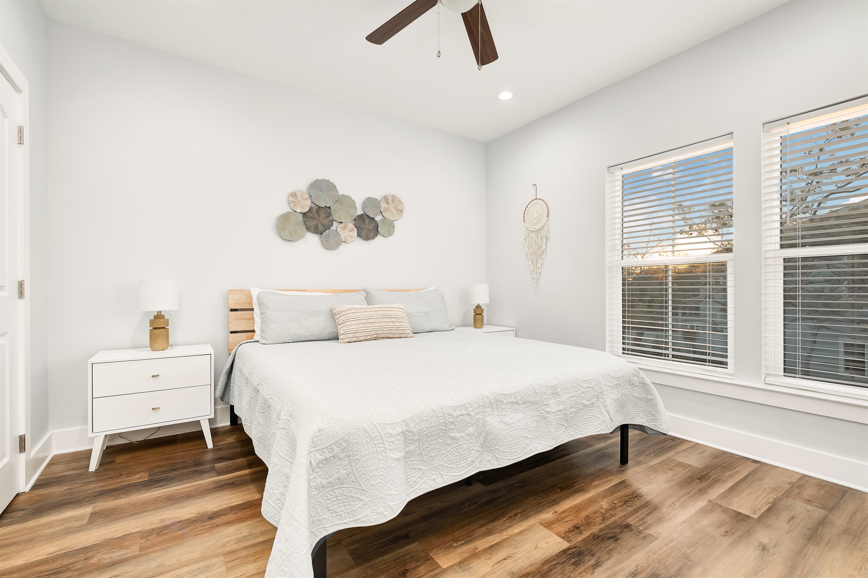 Bedroom #5 (2nd floor) - Wake up to the first rays of the sun or close the blinds and sleep a bit longer. 