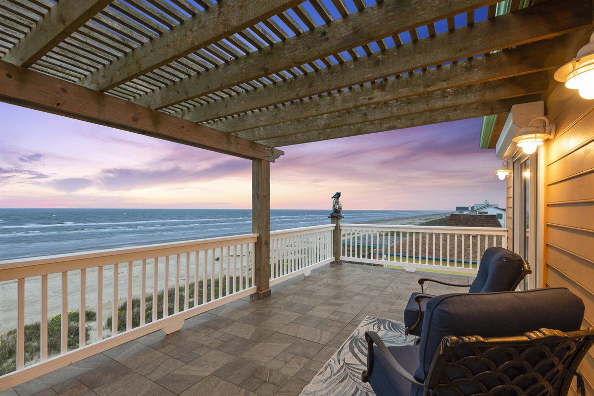 cca132d3bc8c432680a7968ff7e38a9c Large | Beachhouse | Texas | TX | Vacation Homes | Galveston | Crystal Beach | Kokomo | Breezy Days | Beachfront Elegance | Sunrise Serenity | Southern Sands Property Management, LLC