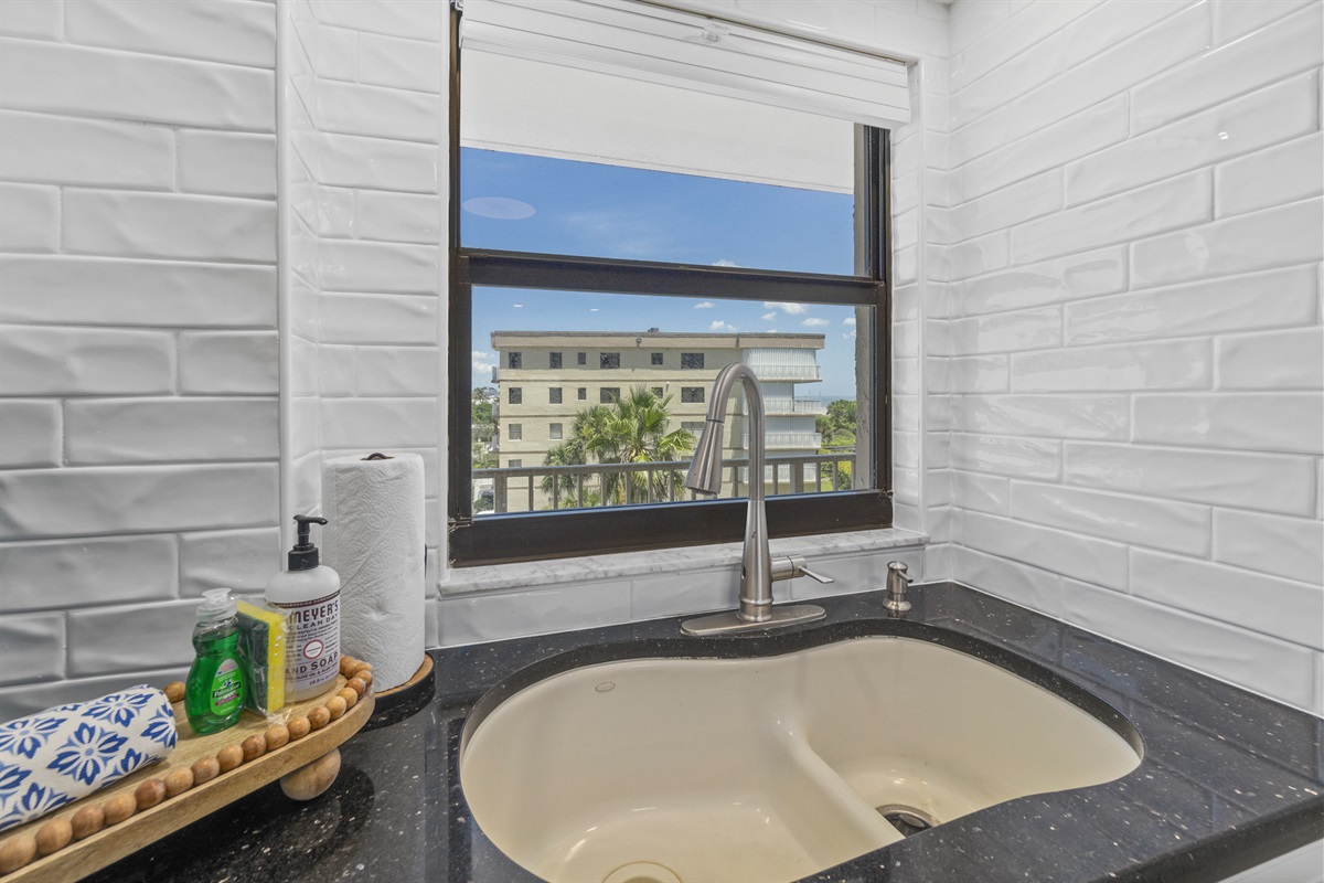 Ocean views from every window!