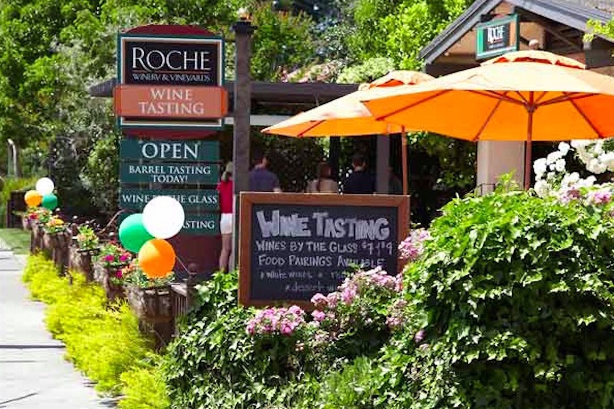 One of many world class wineries within a 2 block walk from the cottage.