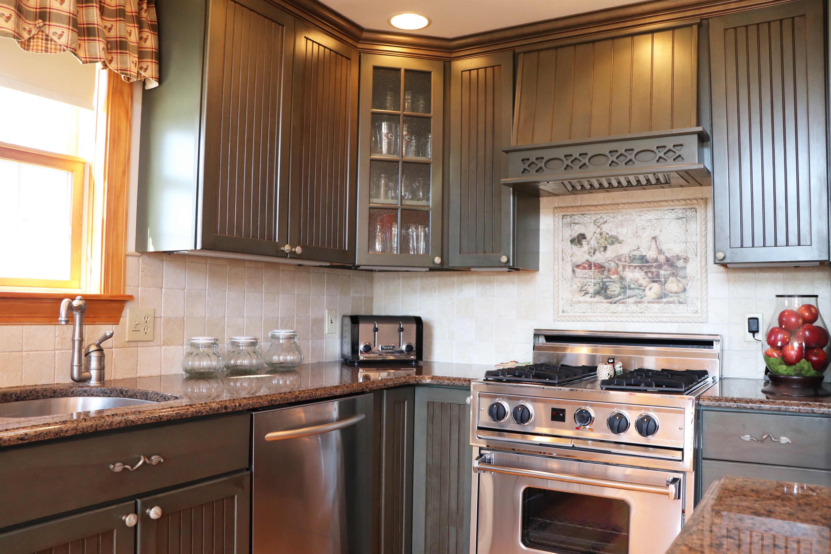 High end kitchen appliances for you cooking pleasure!