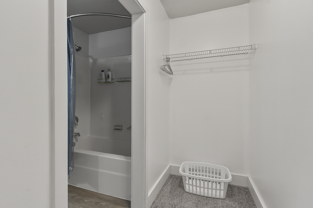 King Closet and Bathroom 3