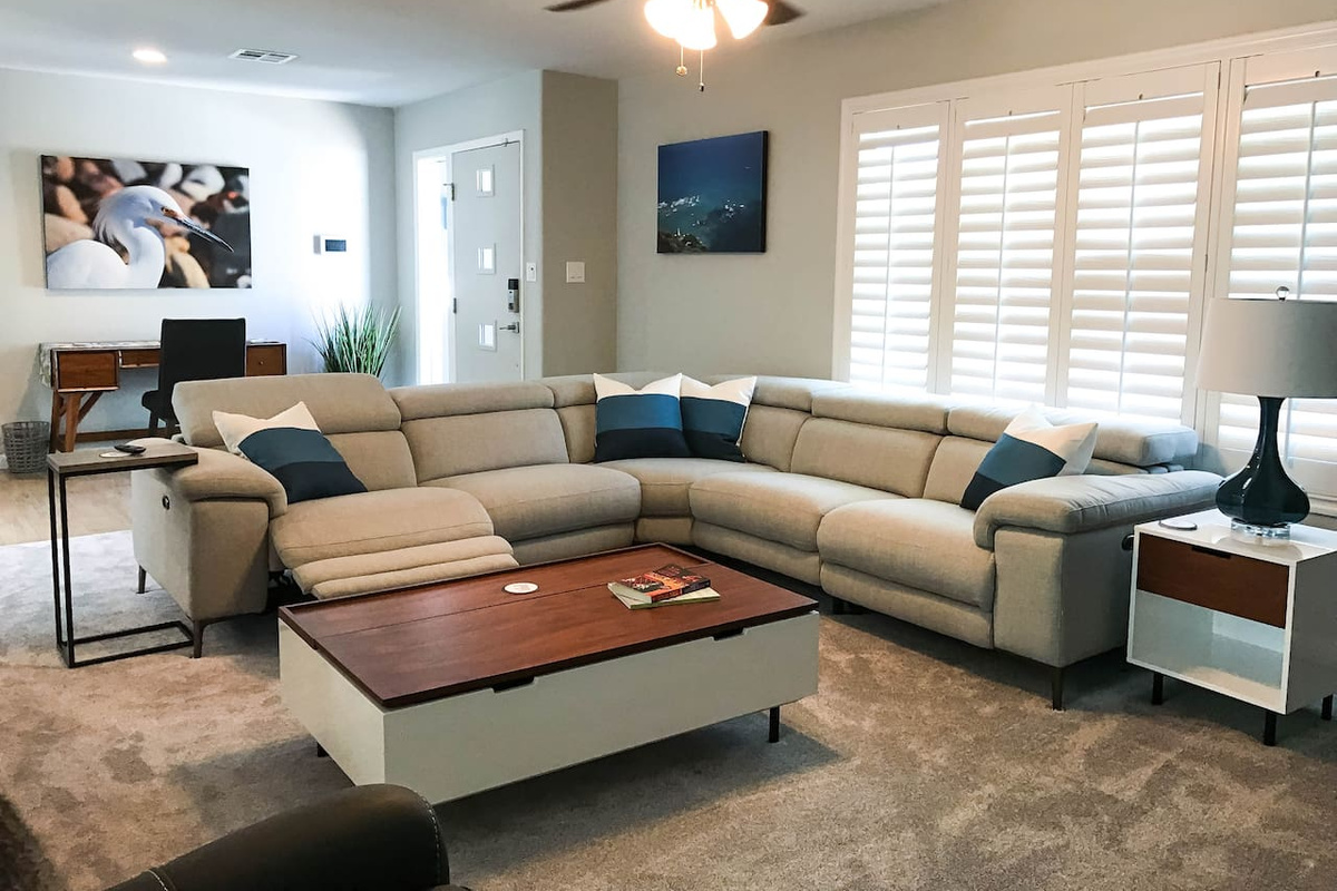 Reclining sofa