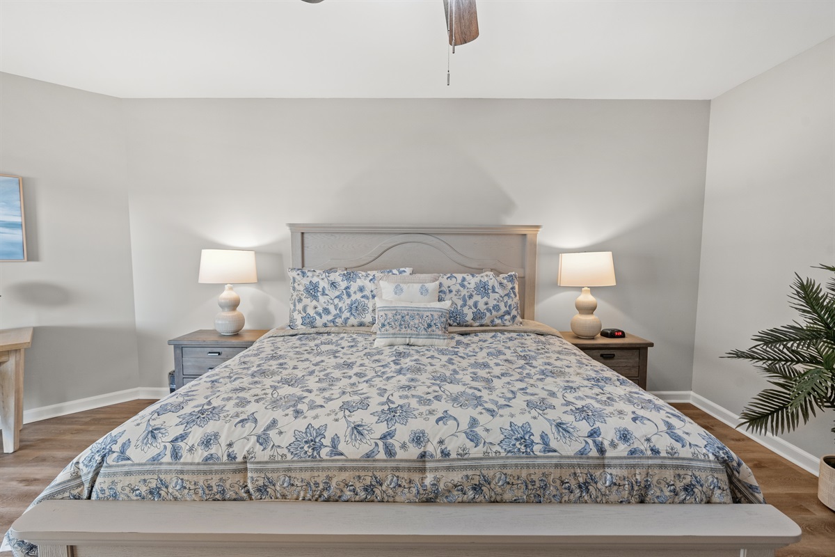 Main Bedroom - King bed