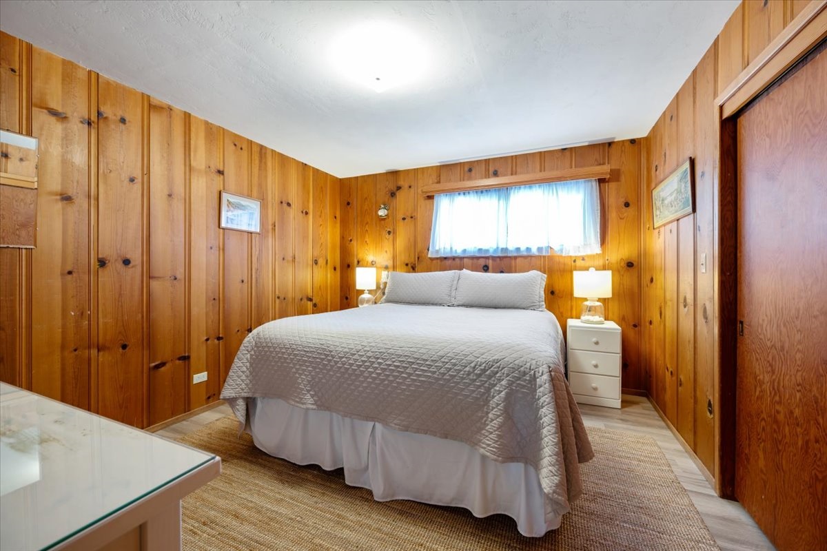 Bedroom 1 - King Bed