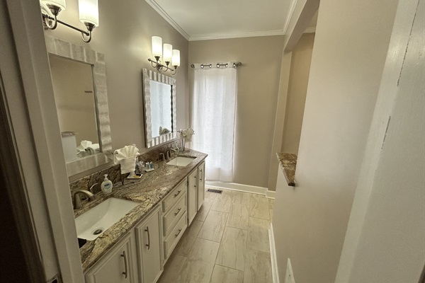 Master Ensuite - Double Sinks; Blue-Tooth Speaker for singing in the incredible shower!