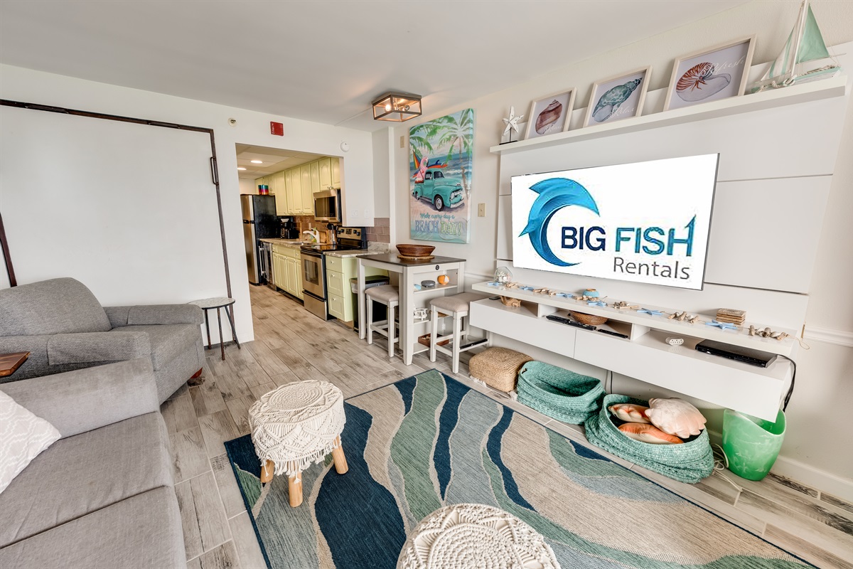 Living Room with Stunning Views🌊☀️