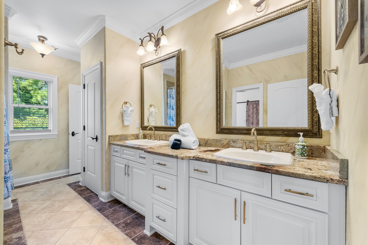 Full Bath shared with Upstairs Guest