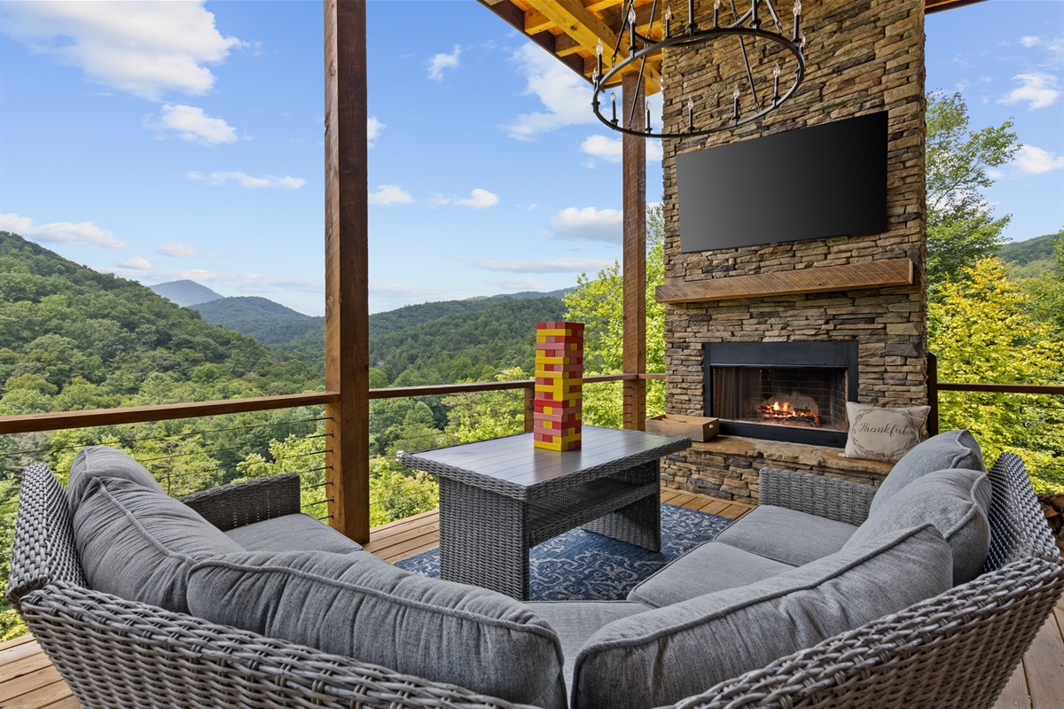 upper balcony lounge