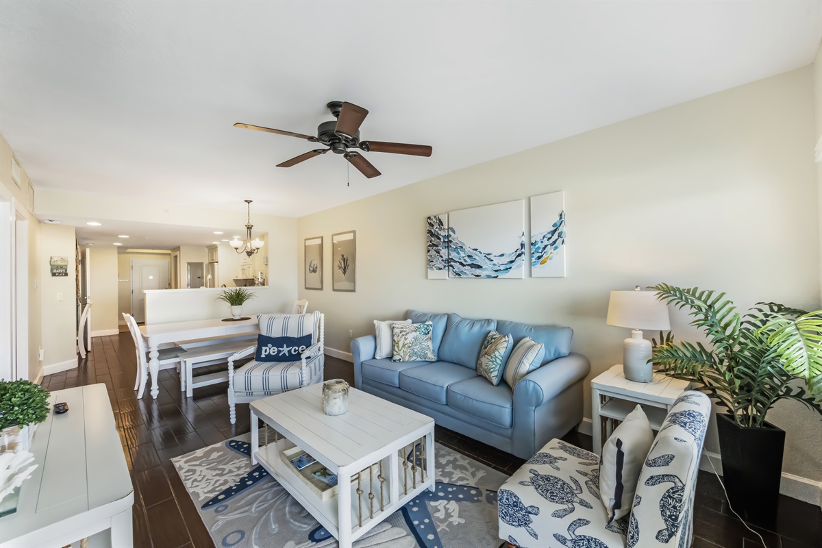 Dining/Living area - Overlooks the Intracoastal