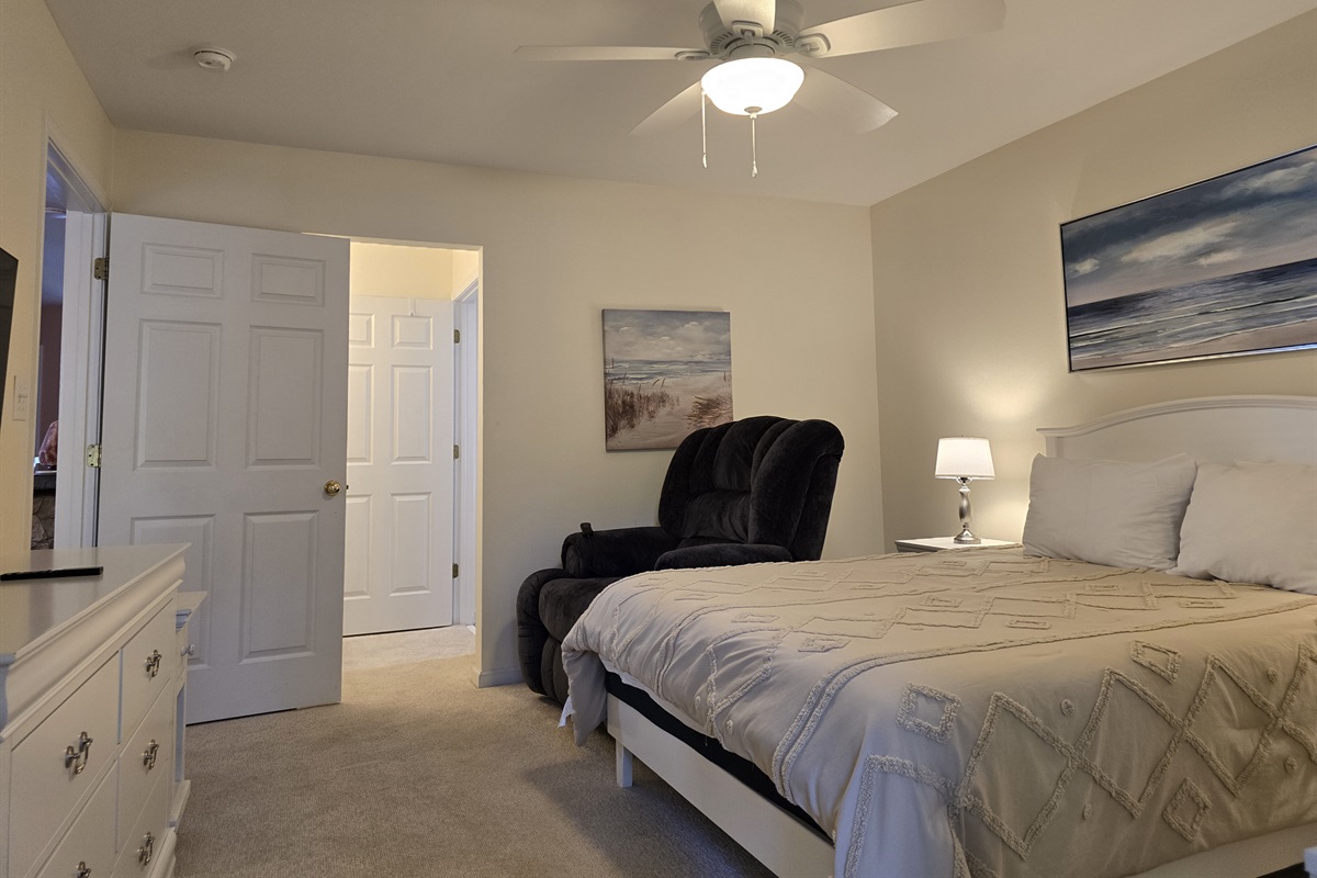 King Suite with Ensuite Bath Entrance