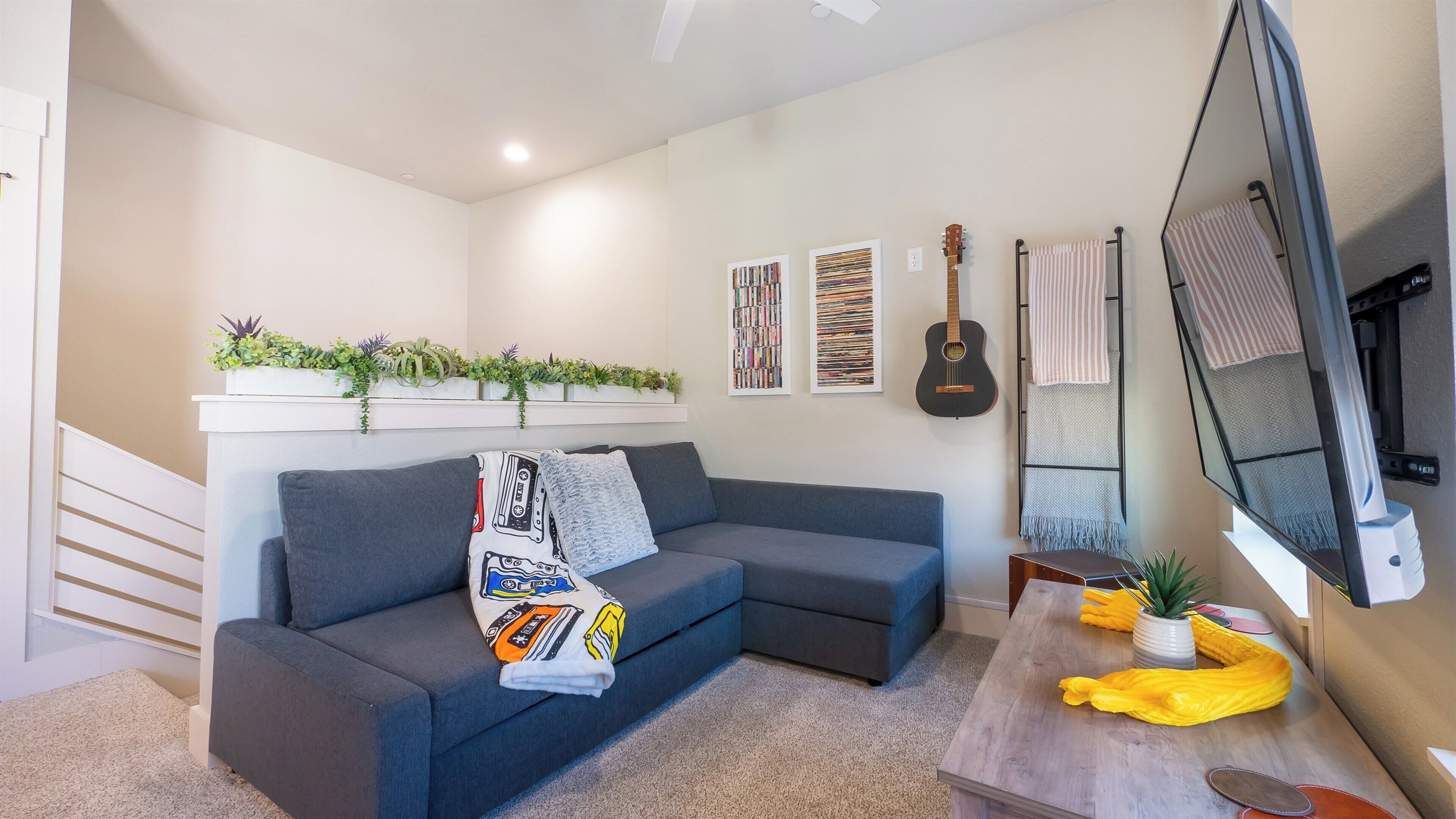 Hangout loft