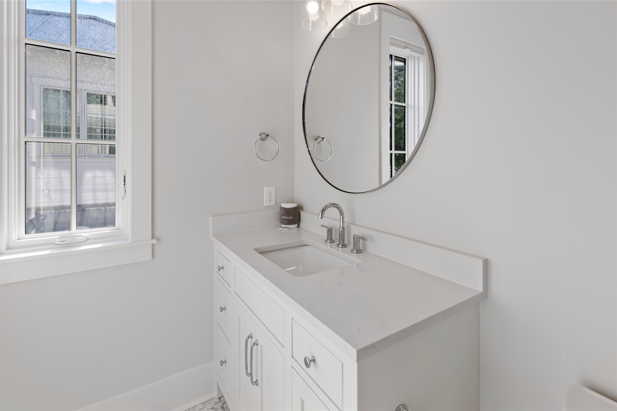 3rd Bedroom Full En Suite Bathroom