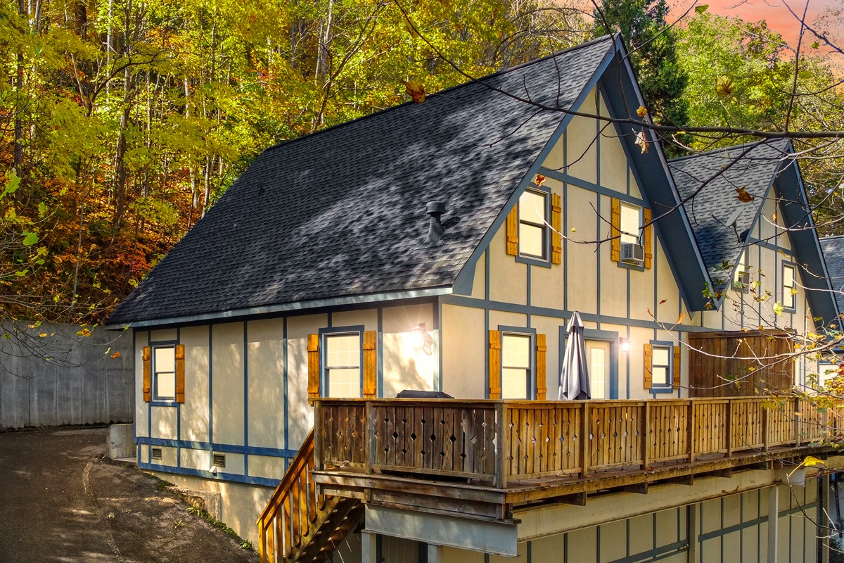 The Alpine Bungalow, Downtown Helen, GA