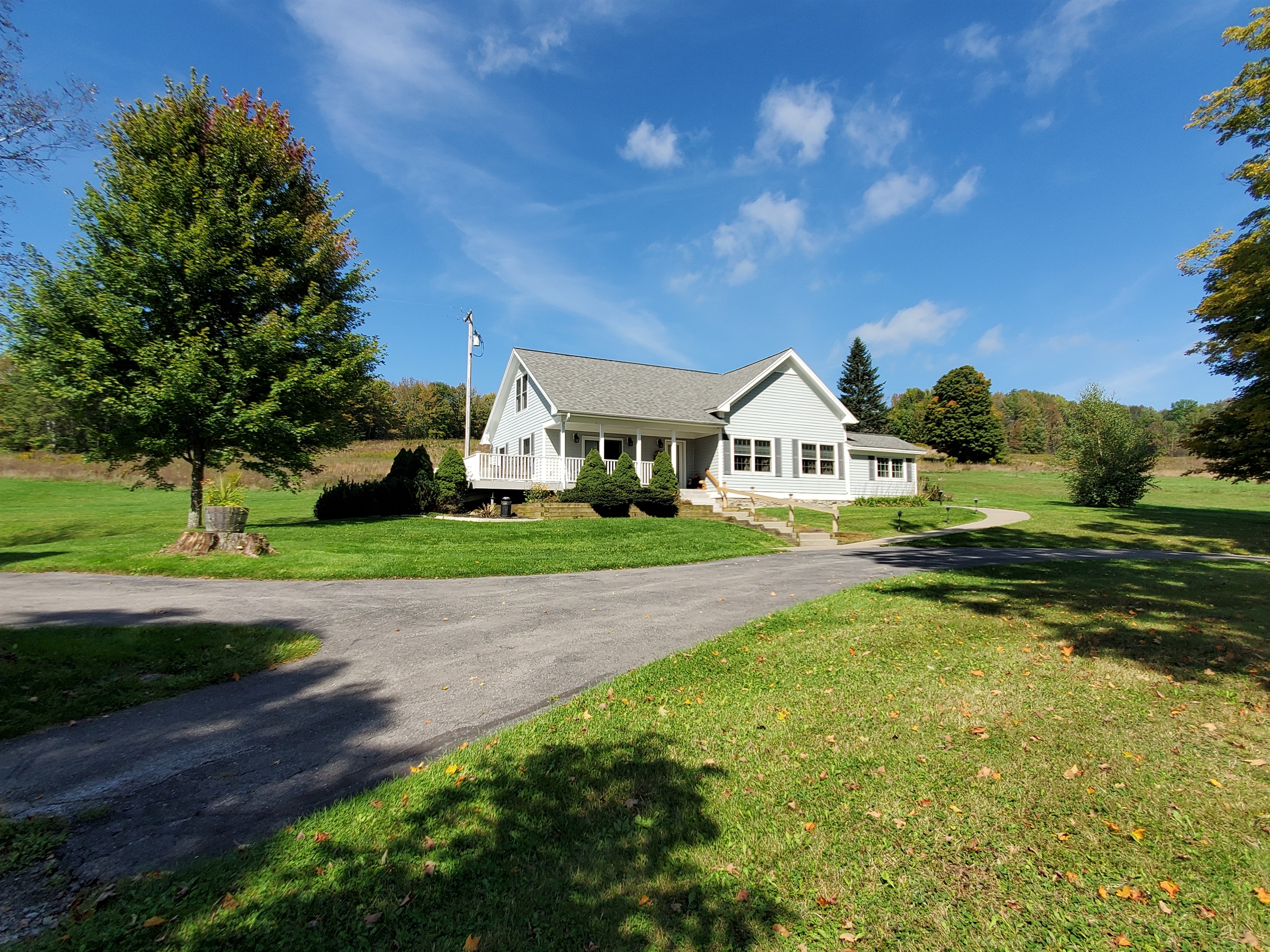 Bavarian Farm Schoolhouse, showing the driveway and parking area.