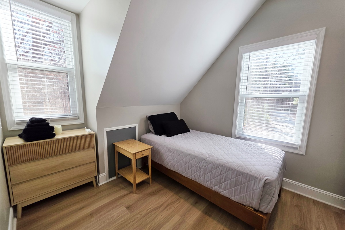 Bedroom #2 - Twin Bed (Sleeps 1) + Nightstand & Table