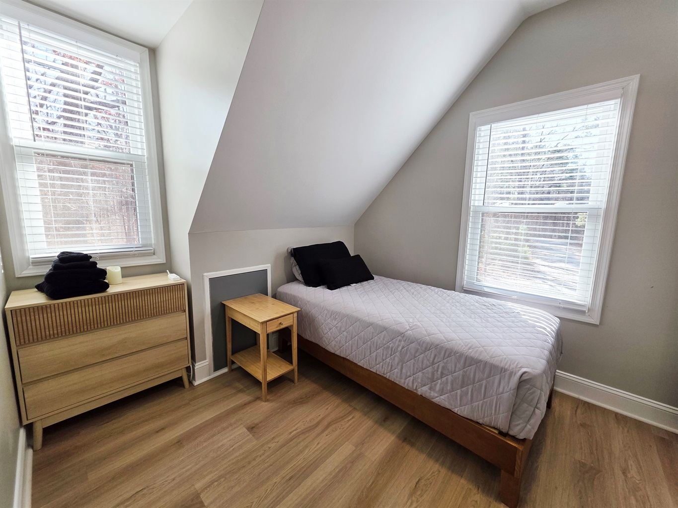 Bedroom #2 - Twin Bed (Sleeps 1) + Nightstand & Table