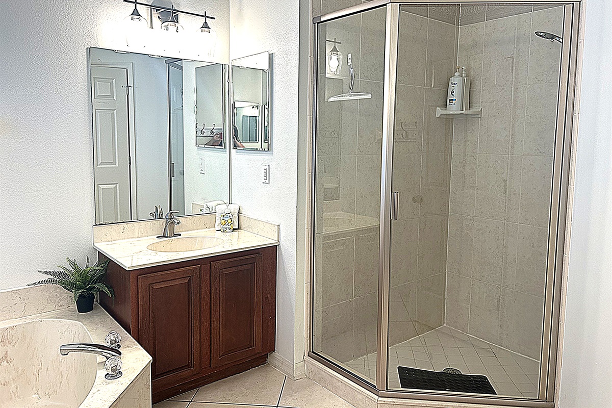 Master bath has 2 separate sinks, soaking tub and shower stall
