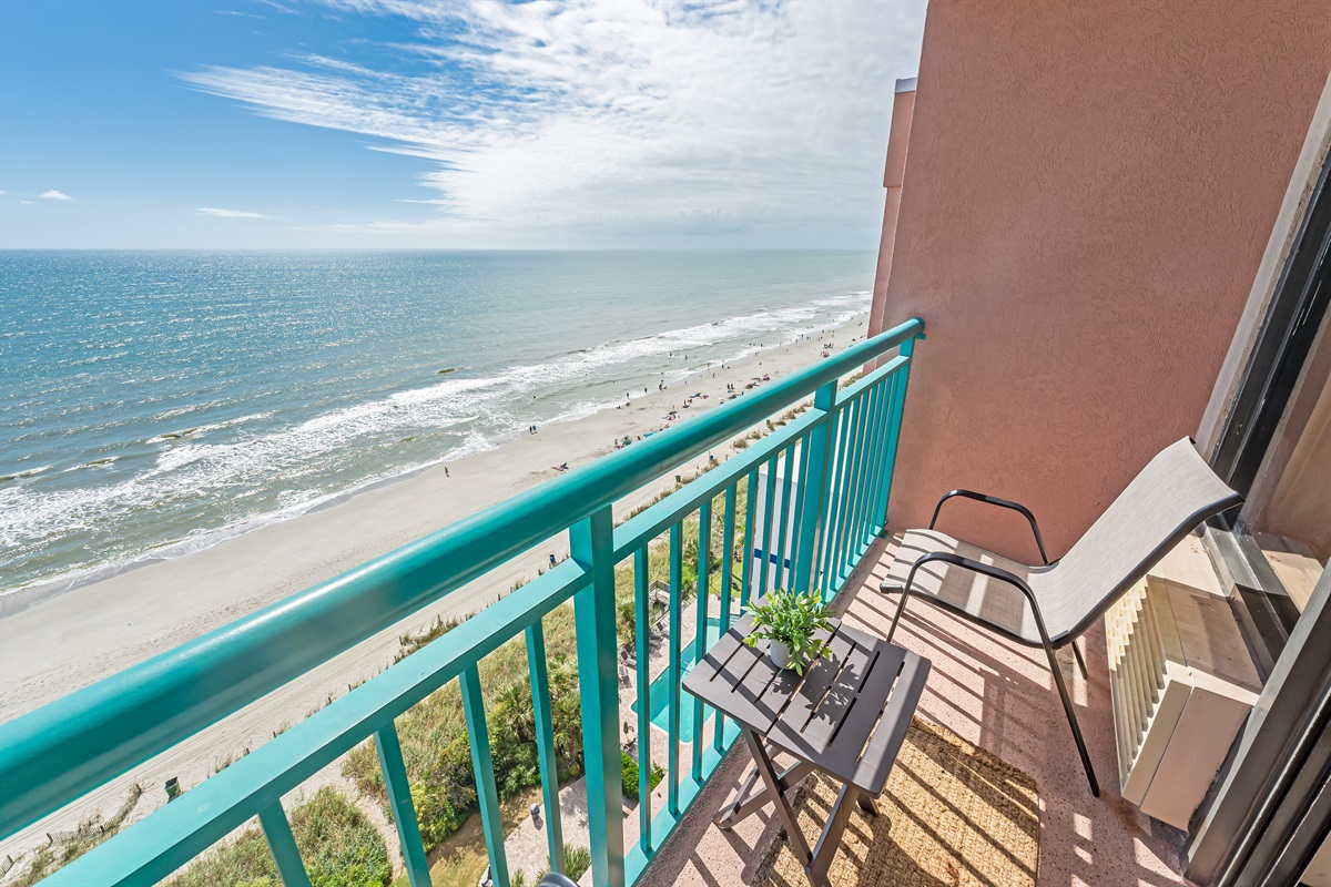 Balcony with Amazing Views of the Ocean🌊☀️