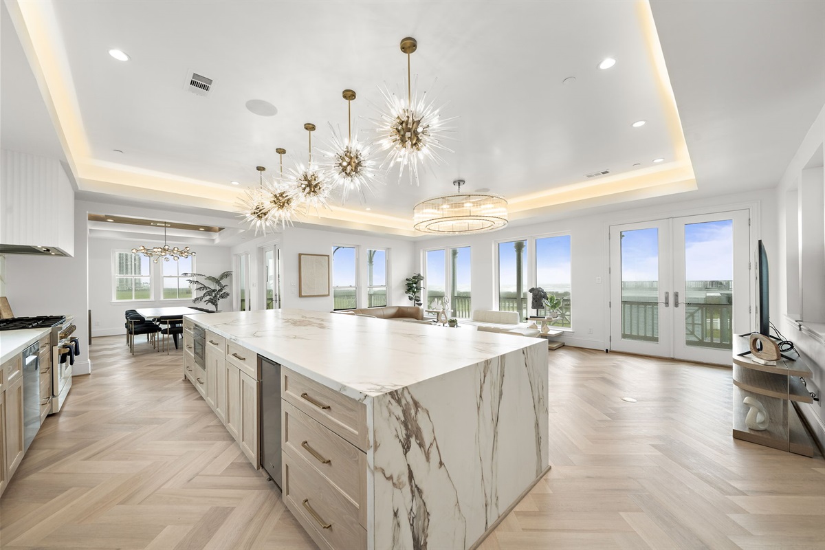 cd137974aecc4d6a8e09cc73ac5ed04c Large | Beachhouse | Texas | TX | Vacation Homes | Galveston | Crystal Beach | Kokomo | Breezy Days | Beachfront Elegance | Sunrise Serenity | Southern Sands Property Management, LLC